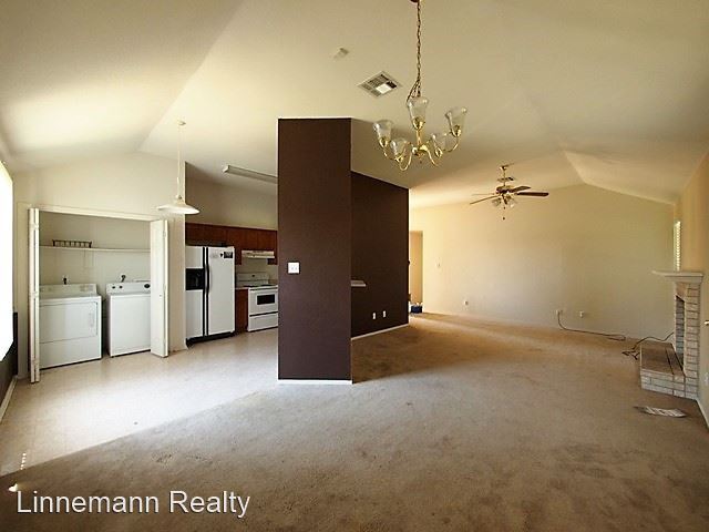 Building Photo - 3 br, 2 bath House - 2803 Thoroughbred Drive