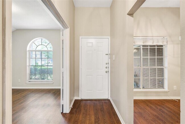 Building Photo - 3006 Quail Run Dr