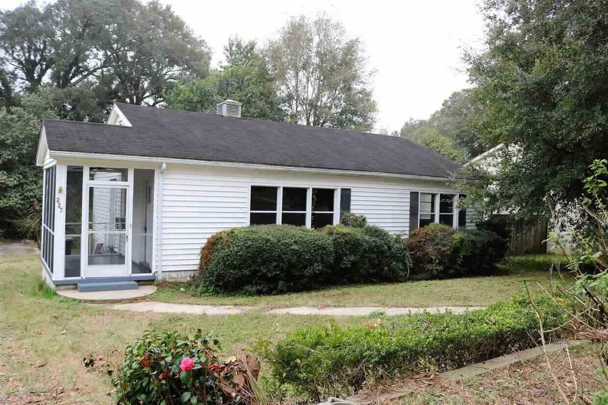 227 Willow St, Pensacola, FL 32506 House Rental in Pensacola, FL