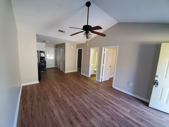 Building Photo - 100 Lanier Dr