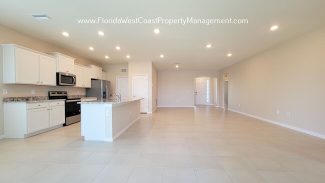 Building Photo - LARGE 3 BEDROOM- 2 BATH LAKEWOOD RANCH HOME FOR RENT! DIRECT LAKE VIEWS! ANNUAL LEASE!