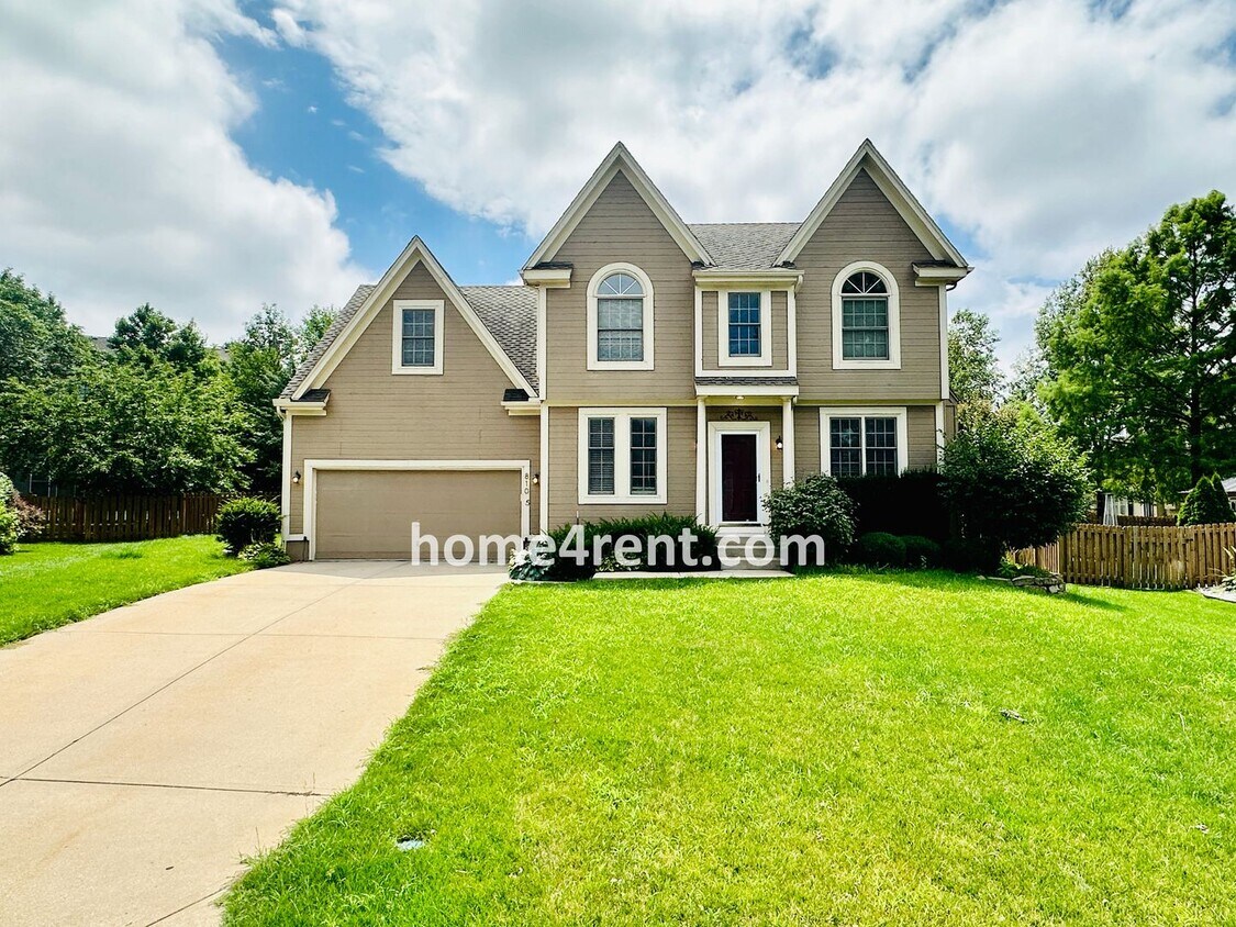 Primary Photo - Fantastic South Overland Park Home in Blue...