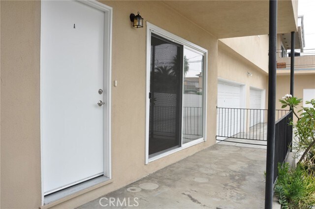 Building Photo - 2305 Vanderbilt Ln