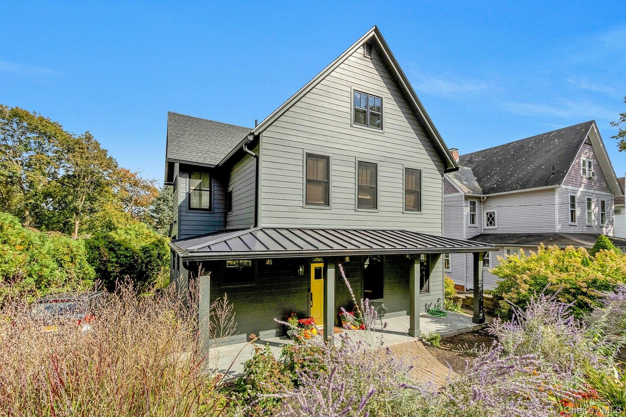 Foto principal - 220 Hudson Terrace