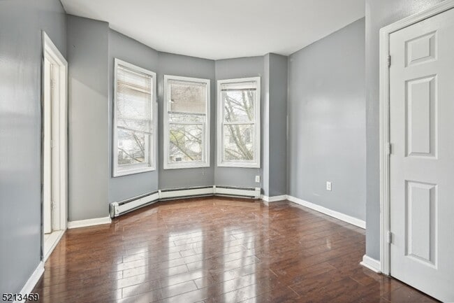 Building Photo - 693 S 20th St