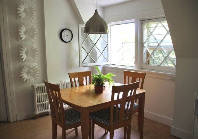 Building Photo - 395 Daly Ave