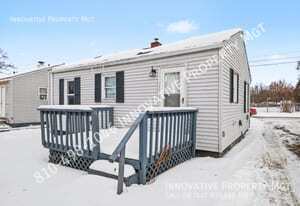 Building Photo - 2156 E Parkwood Ave