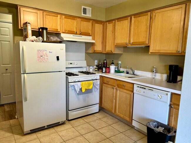Foto del edificio - 474 Fox Hills Dr S