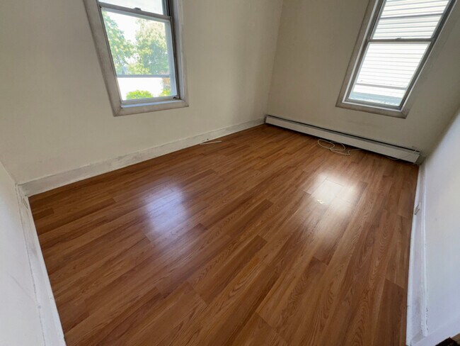 Building Photo - 390 Fairmount Ave