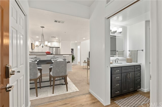 Foto del edificio - 44776 Adam Ln