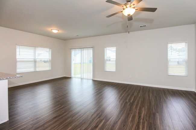 Building Photo - 176 Dorian Lp