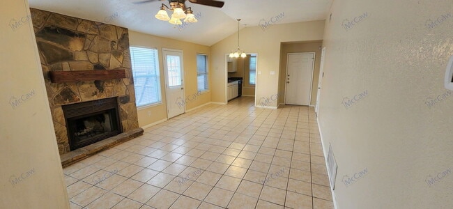 Building Photo - 7117 Wagonwheel Rd