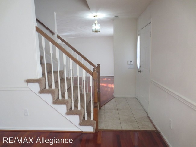 Building Photo - 3132 Guardhouse Cir