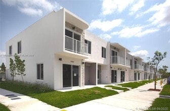 Building Photo - 25877 SW 139th Ct