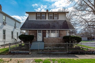 Building Photo - 1103 Reservoir St