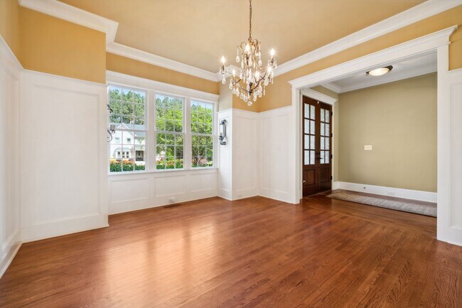 Foto del edificio - Custom Home on Half Acre Lot Available Ear...