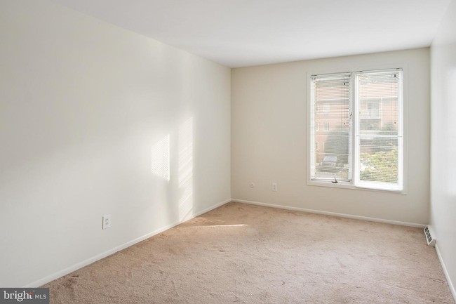 Building Photo - 45 Gunning Ln