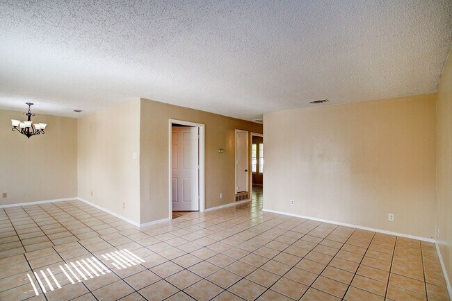 Building Photo - N. Cooper Duplex