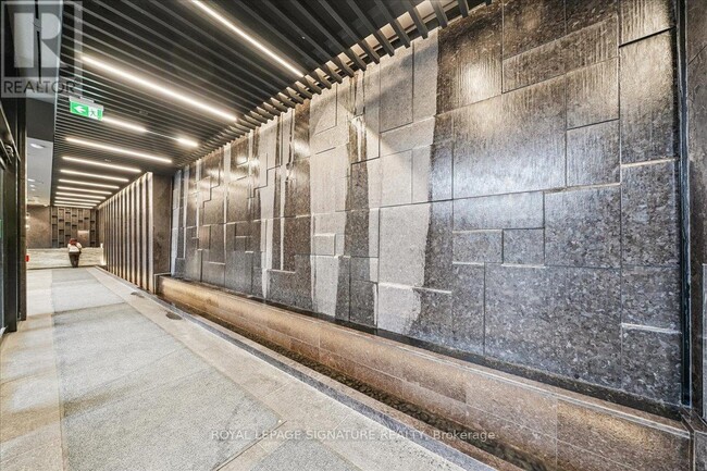 Photo du bâtiment - 120 Broadway Ave