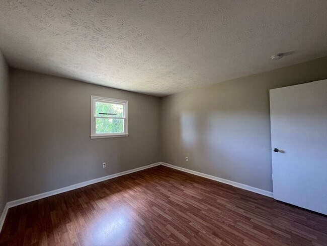 Building Photo - 6421 Applecross unit C ~  Southwood