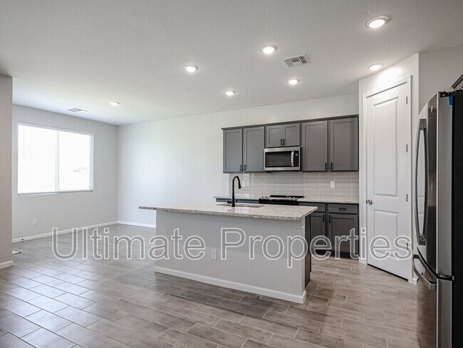 Foto del edificio - 17986 Avenida del Sol W