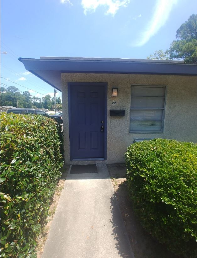 Foto principal - 11010 22 Middleground Rd.
