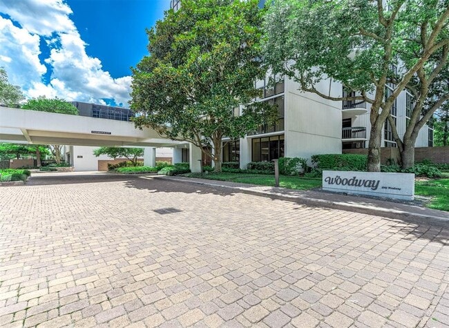 Building Photo - 5001 Woodway Dr