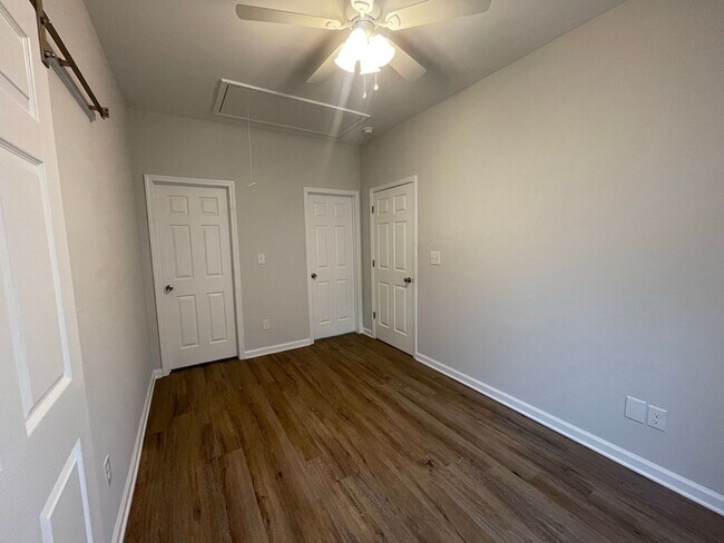 Foto del edificio - PRE-LEASING FOR AUGUST 2026!