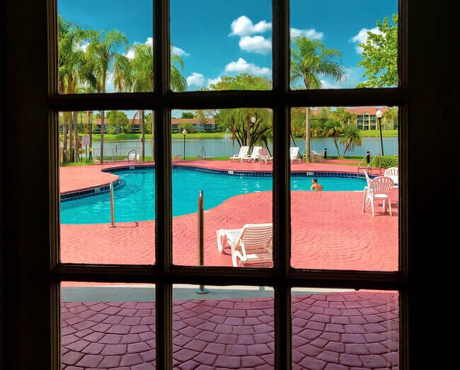 Building Photo - 2861 N Oakland Forest Dr