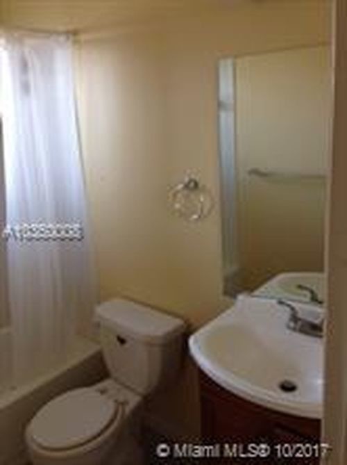 Foto del edificio - 10045 Winding Lake Rd