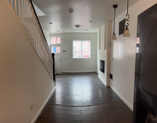 Foto del edificio - 3716 Mt Pleasant Ave