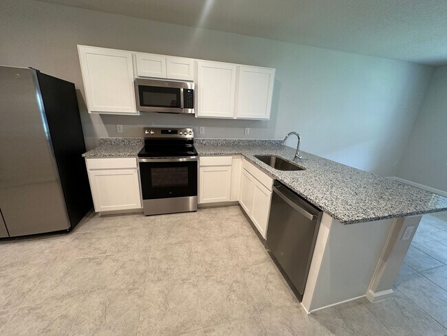 Building Photo - Brande New Townhome in South Daytona