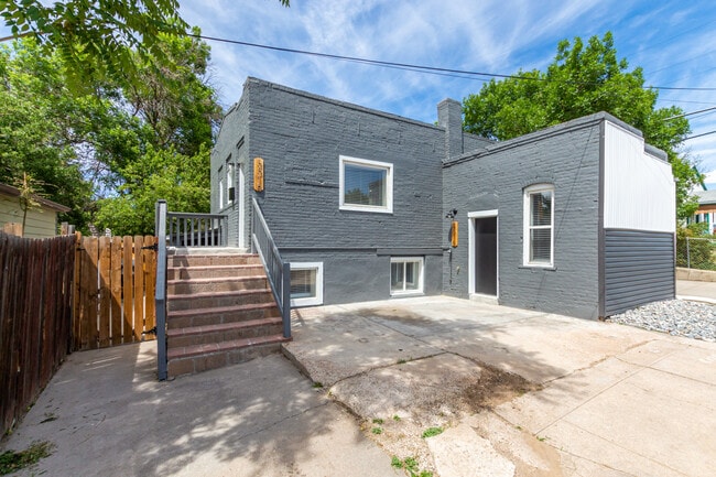 Building Photo - 3315 E 38th Ave