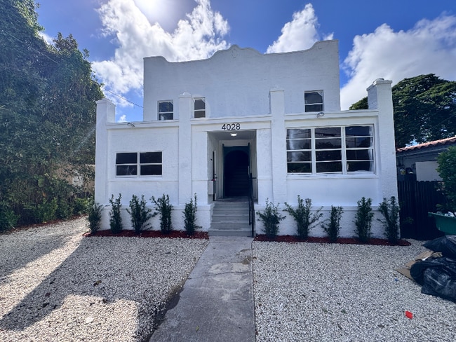 Building Photo - 4028 SW 11th St