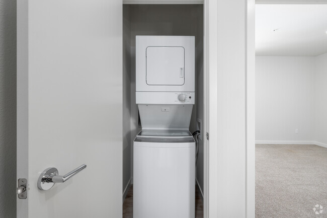 2BR, 1.5BA - 976SF - The Julian