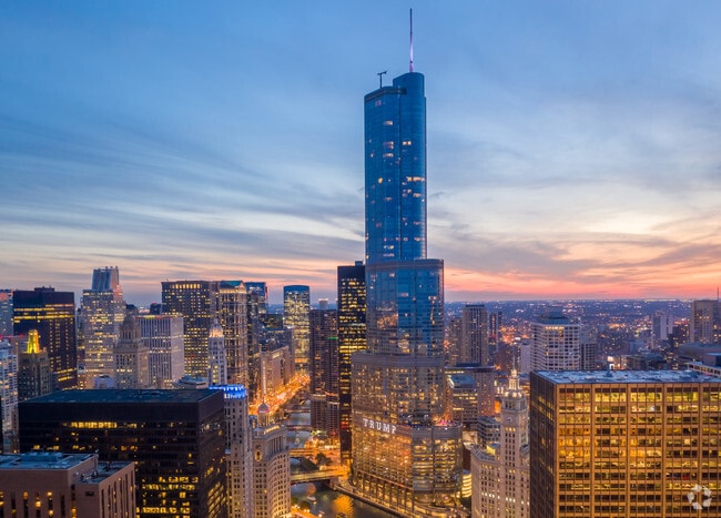 Building Photo - Trump International Hotel & Tower - Chicago