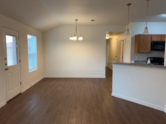 Building Photo - 1500 Justin Lp