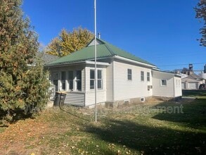 Building Photo - 516 N Cadwell Ave