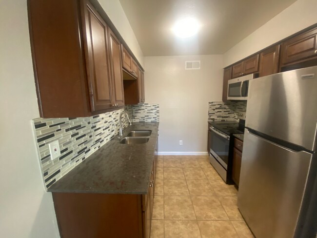 Foto del edificio - 1801 N 50th St