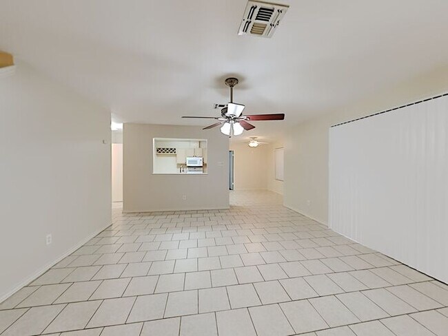 Foto del edificio - No Application Fees* $500 Off 1st Month Rent*