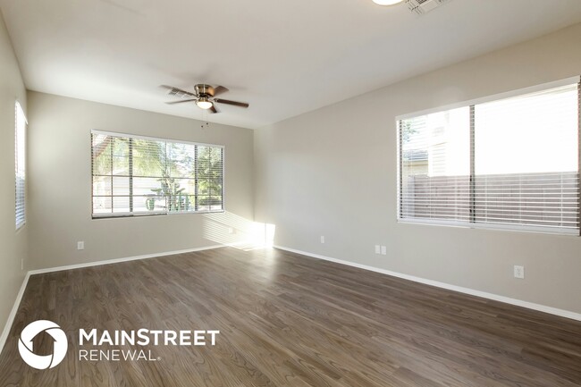 Foto del edificio - 12933 W Ash St