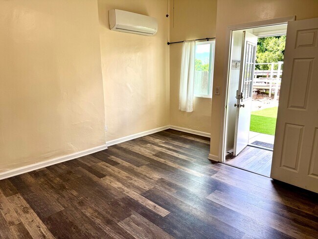 Foto del edificio - 7438 Orien Ave