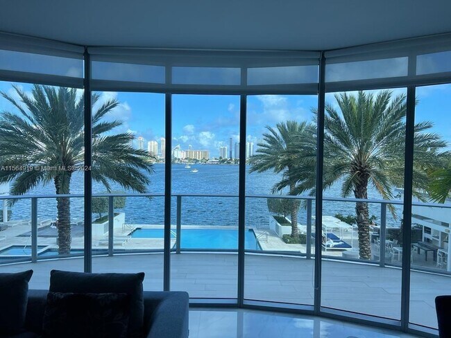 Building Photo - 17111 Biscayne Blvd