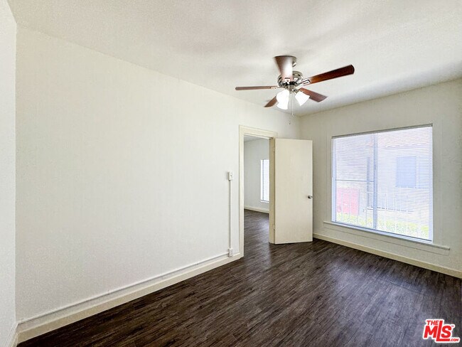 Foto del edificio - 4517 Franklin Ave