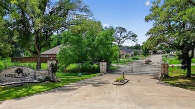 Building Photo - 38 Lone Oak Blvd
