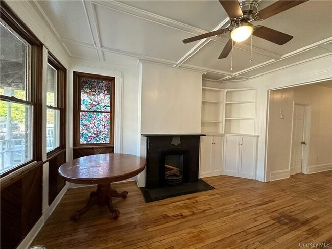 Foto del edificio - 118 W Main St