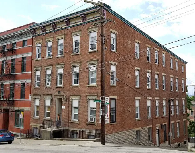Primary Photo - 1641 Sycamore St