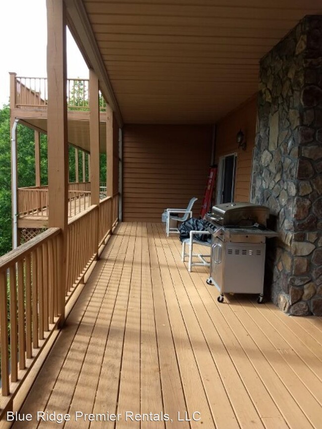 Building Photo - 2 br, 2 bath House - 50 Pine Bluff #14