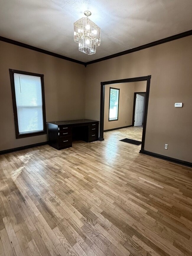Building Photo - Quaint 2-Bedroom Bungalow Near Ft. Riley!