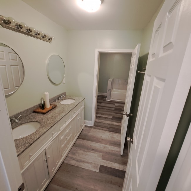 Foto del edificio - 3433 Sandra Fay Dr